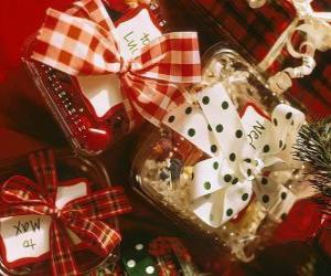 Puzzle Χριστουγεννιάτικα δώρα στολισμένο με κορδέλες